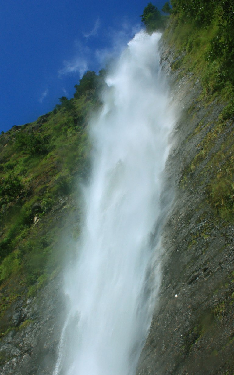 Munsiyari Birhti Falls